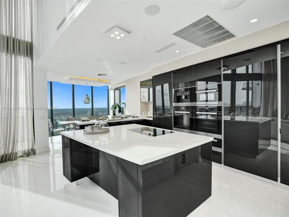 Recently Sold: $4,299,000 (3 beds, 4 baths, 3130 Square Feet)