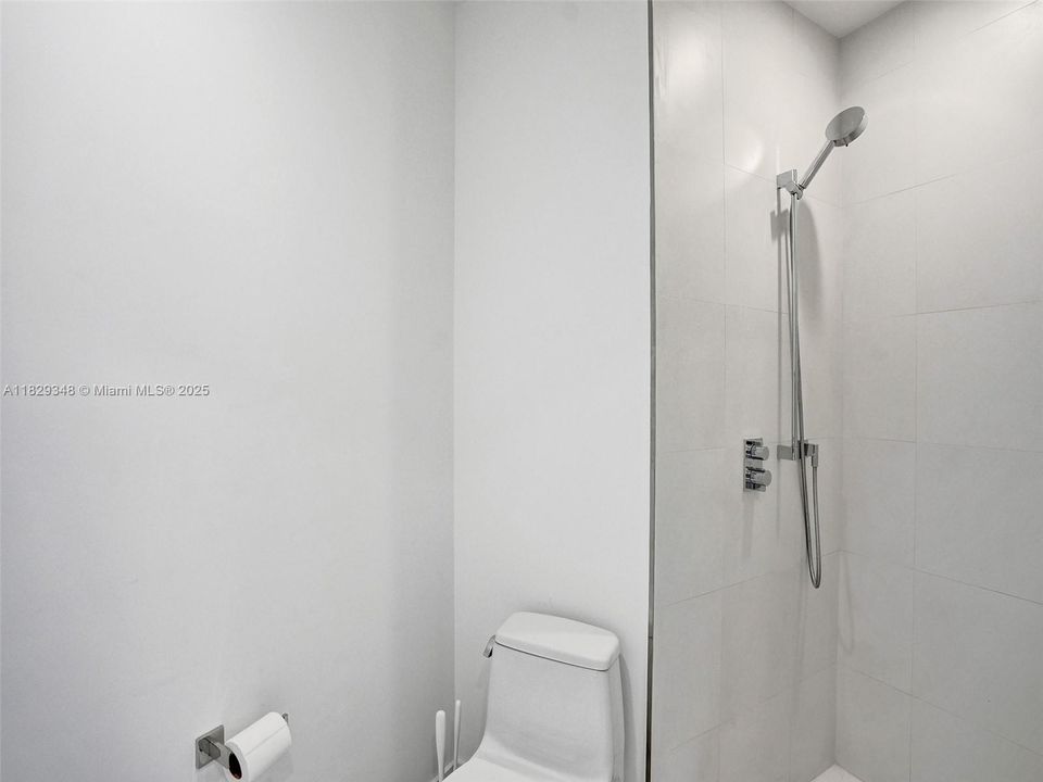 Recently Sold: $4,299,000 (3 beds, 4 baths, 3130 Square Feet)