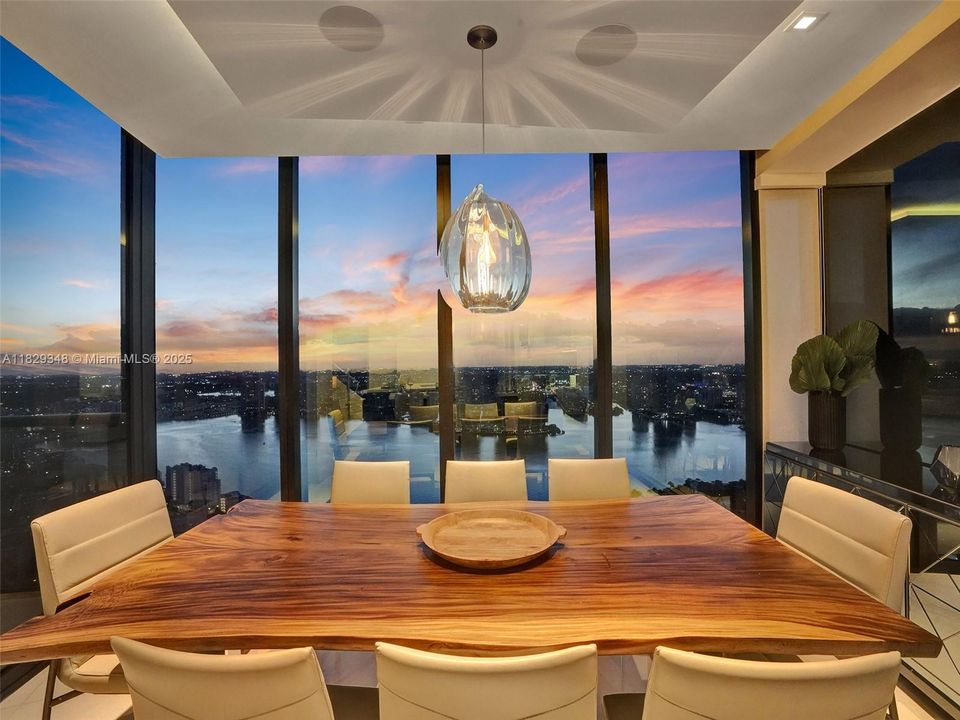 Recently Sold: $4,299,000 (3 beds, 4 baths, 3130 Square Feet)