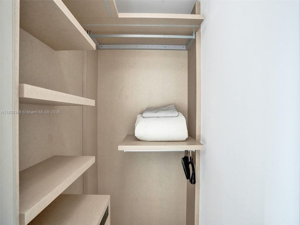 Recently Sold: $4,299,000 (3 beds, 4 baths, 3130 Square Feet)