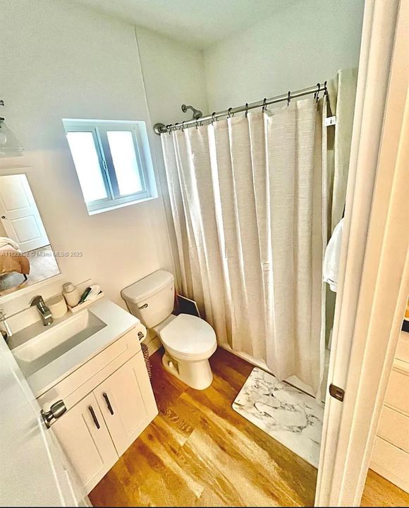 For Rent: $3,300 (3 beds, 2 baths, 1292 Square Feet)