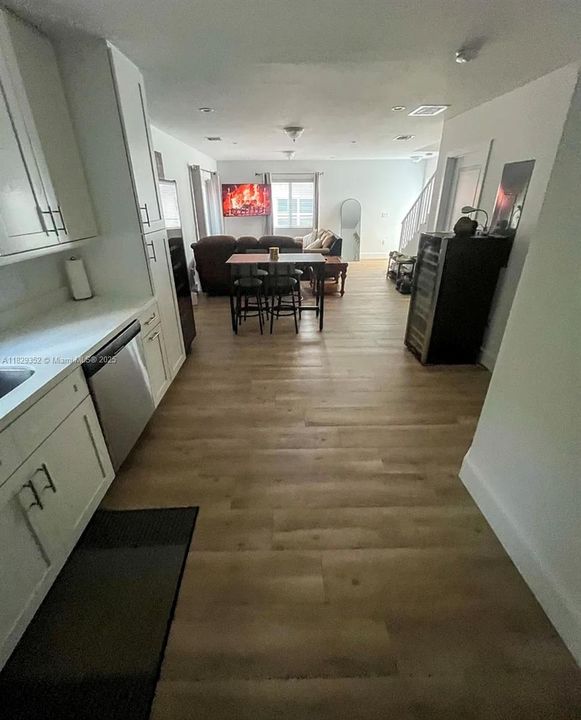 For Rent: $3,300 (3 beds, 2 baths, 1292 Square Feet)