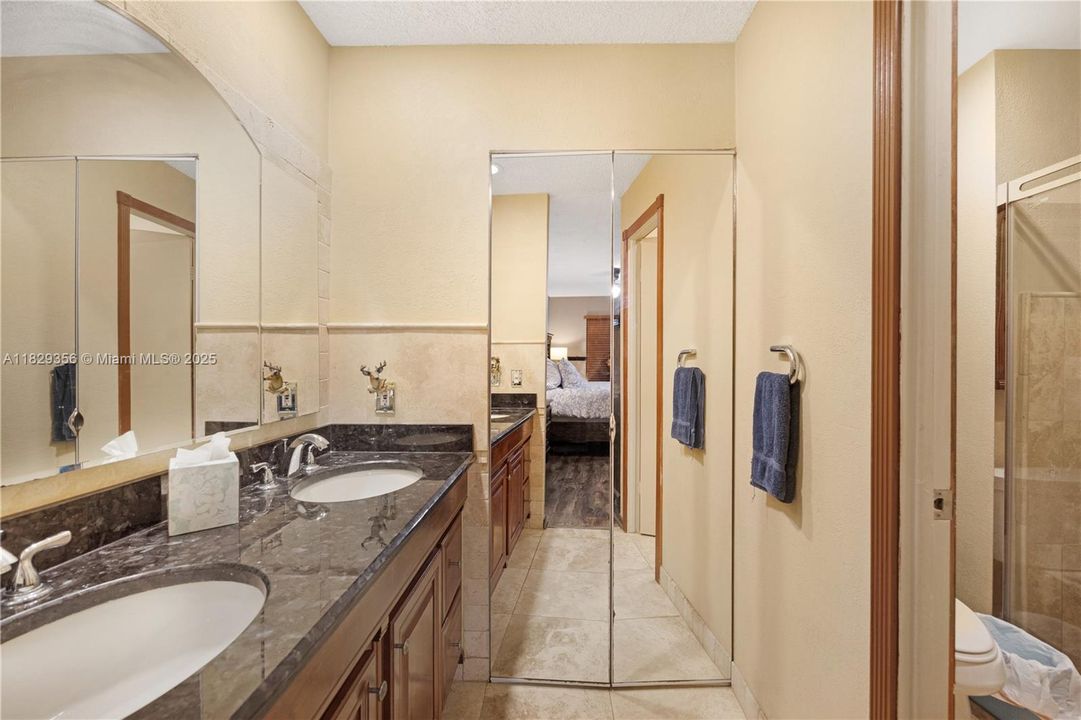 Vendido Recientemente: $389,000 (3 camas, 2 baños, 1823 Pies cuadrados)