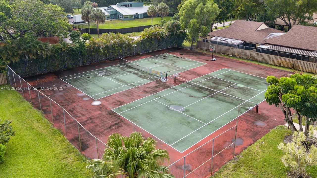 Vendido Recientemente: $389,000 (3 camas, 2 baños, 1823 Pies cuadrados)