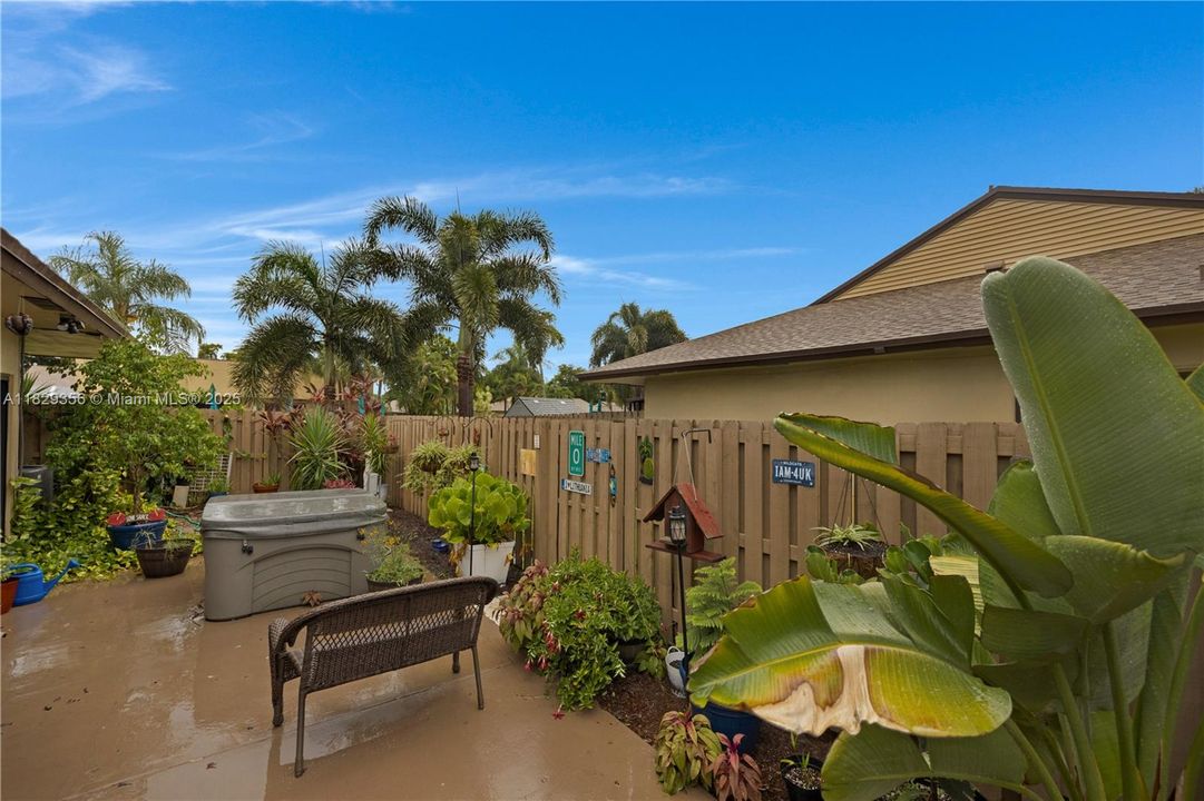 Vendido Recientemente: $389,000 (3 camas, 2 baños, 1823 Pies cuadrados)