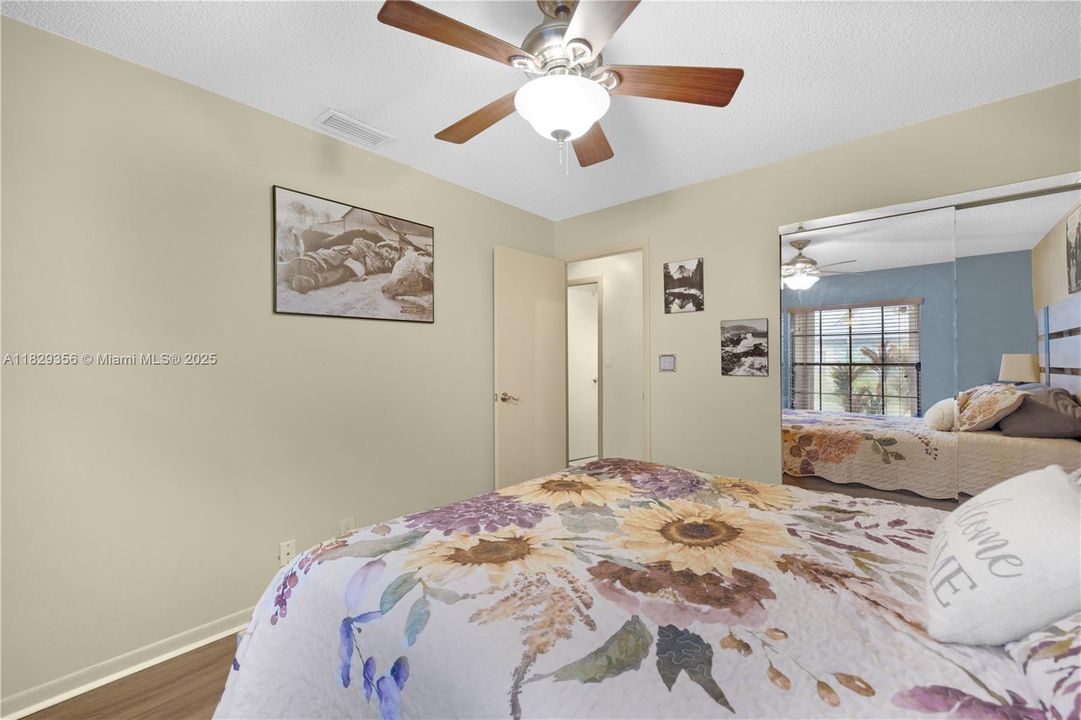 Vendido Recientemente: $389,000 (3 camas, 2 baños, 1823 Pies cuadrados)