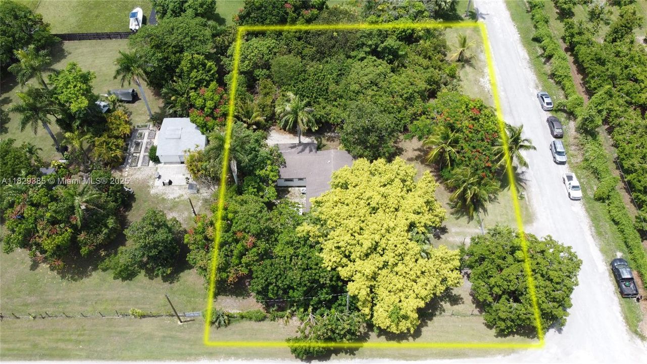 En Venta: $625,000 (3 camas, 3 baños, 1564 Pies cuadrados)