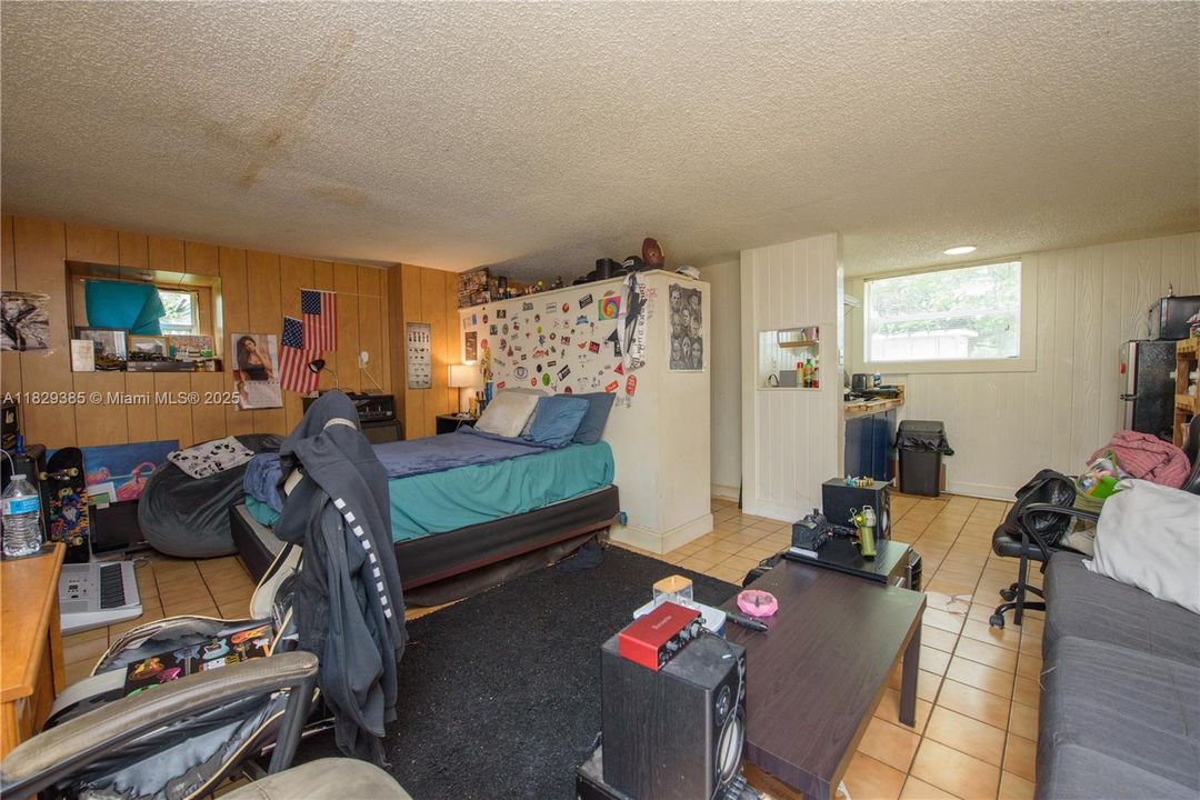 En Venta: $625,000 (3 camas, 3 baños, 1564 Pies cuadrados)