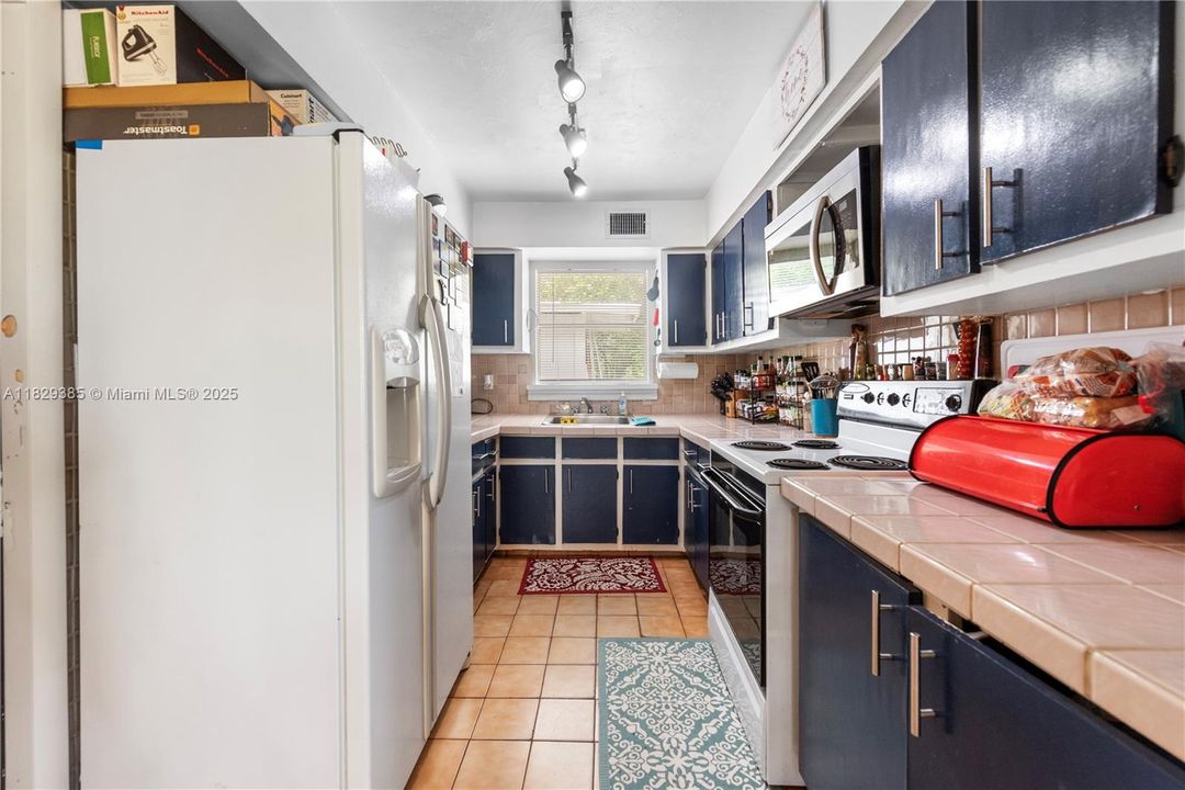 En Venta: $625,000 (3 camas, 3 baños, 1564 Pies cuadrados)