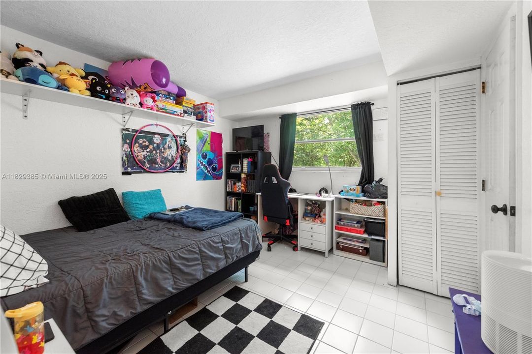 En Venta: $625,000 (3 camas, 3 baños, 1564 Pies cuadrados)