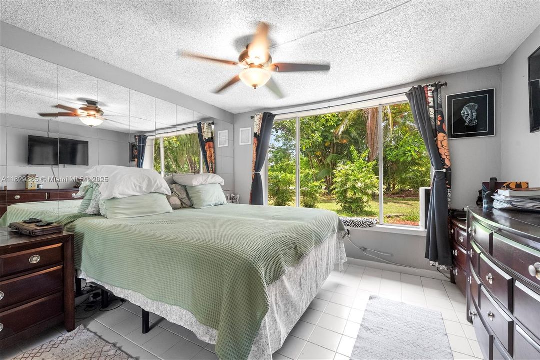 En Venta: $625,000 (3 camas, 3 baños, 1564 Pies cuadrados)