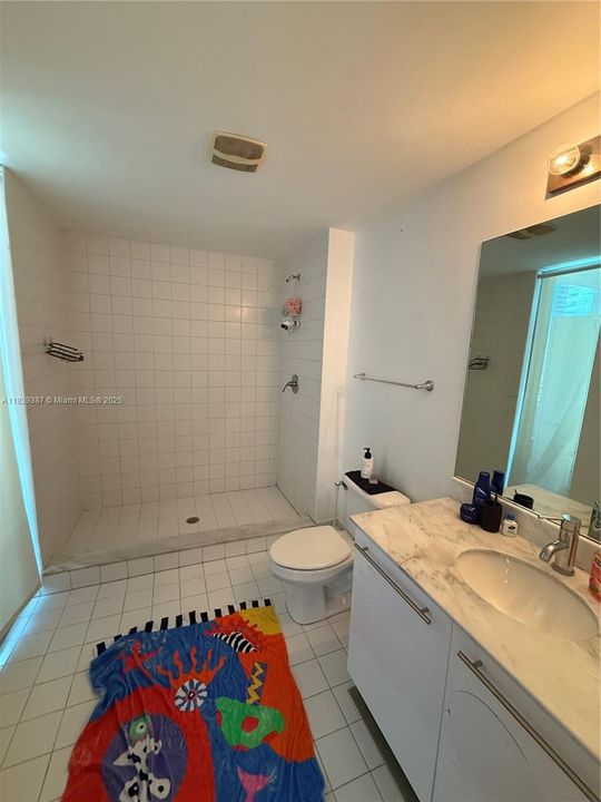 Activo con contrato: $650,000 (2 camas, 2 baños, 1315 Pies cuadrados)