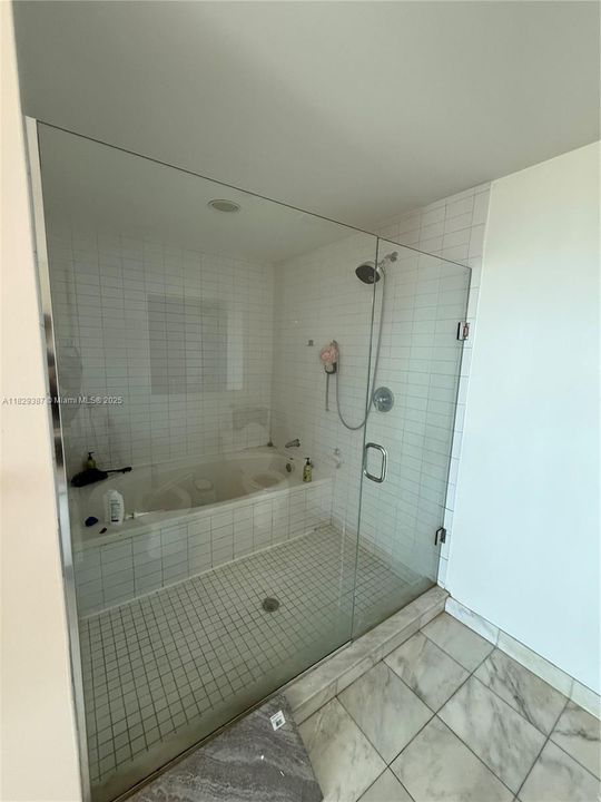 Activo con contrato: $650,000 (2 camas, 2 baños, 1315 Pies cuadrados)