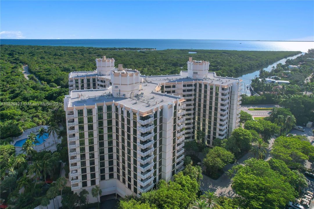 24 hours security sevendays a week.