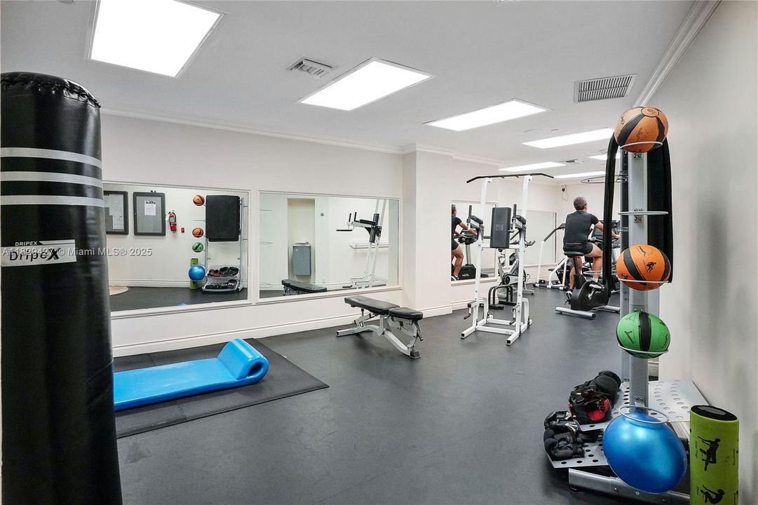 待售: $1,375,000 (2 贝兹, 2 浴室, 1782 平方英尺)