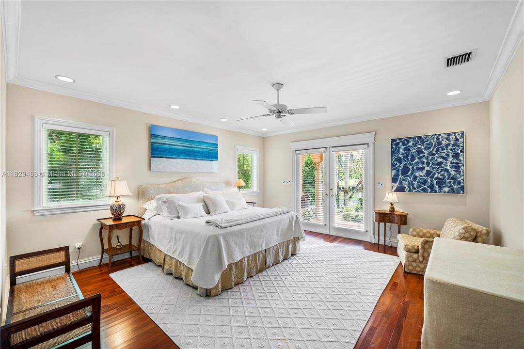Recently Sold: $9,995,000 (5 beds, 4 baths, 3718 Square Feet)