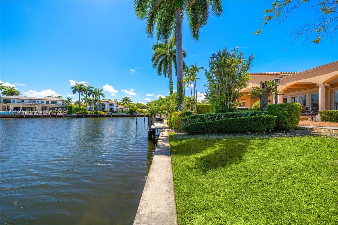 Recently Sold: $9,995,000 (5 beds, 4 baths, 3718 Square Feet)
