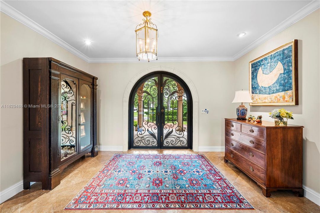 Recently Sold: $9,995,000 (5 beds, 4 baths, 3718 Square Feet)