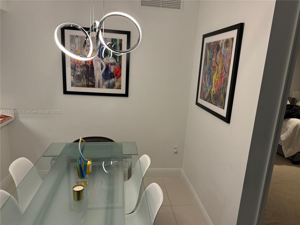 En Venta: $625,000 (2 camas, 2 baños, 1048 Pies cuadrados)