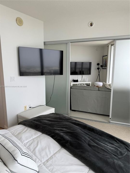 En Venta: $625,000 (2 camas, 2 baños, 1048 Pies cuadrados)