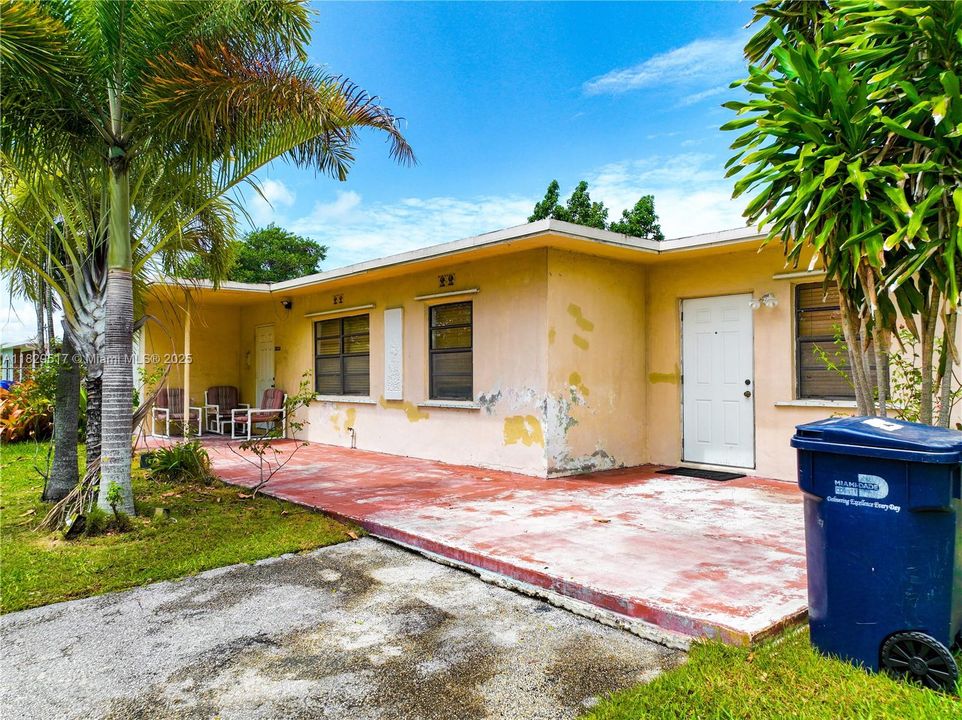 Недавно продано: $420,000 (2 спален, 1 ванн, 1202 Квадратных фут)