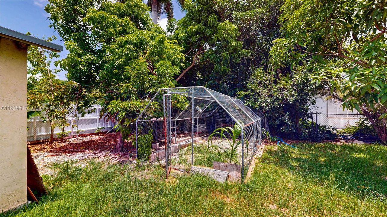 Недавно продано: $420,000 (2 спален, 1 ванн, 1202 Квадратных фут)