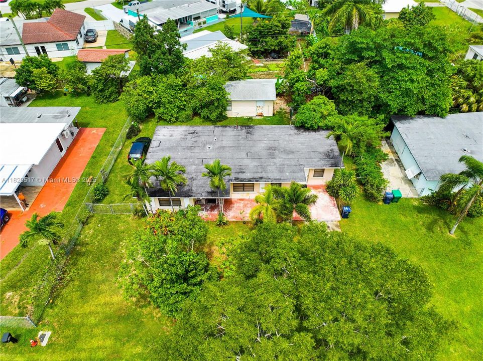 Недавно продано: $420,000 (2 спален, 1 ванн, 1202 Квадратных фут)