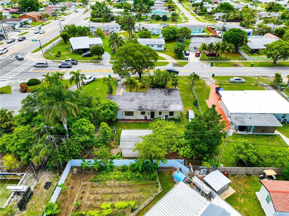 Недавно продано: $420,000 (2 спален, 1 ванн, 1202 Квадратных фут)