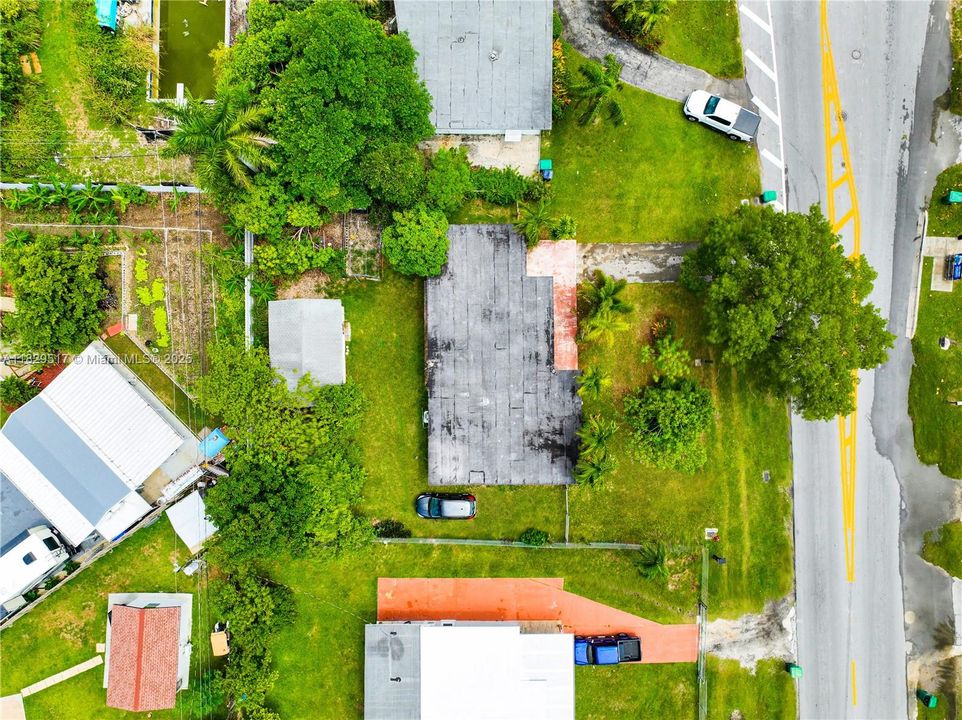 Недавно продано: $420,000 (2 спален, 1 ванн, 1202 Квадратных фут)