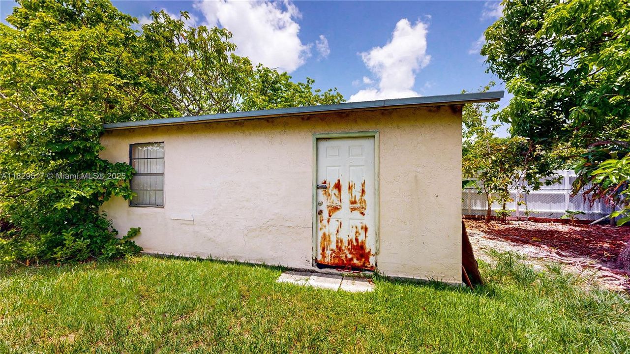 Недавно продано: $420,000 (2 спален, 1 ванн, 1202 Квадратных фут)