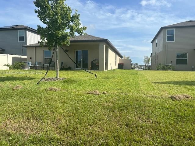 最近售出: $320,000 (3 贝兹, 2 浴室, 1451 平方英尺)