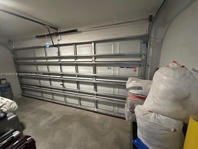 最近售出: $320,000 (3 贝兹, 2 浴室, 1451 平方英尺)