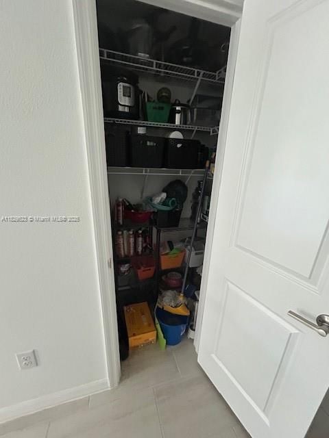 最近售出: $320,000 (3 贝兹, 2 浴室, 1451 平方英尺)