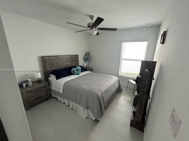 最近售出: $320,000 (3 贝兹, 2 浴室, 1451 平方英尺)