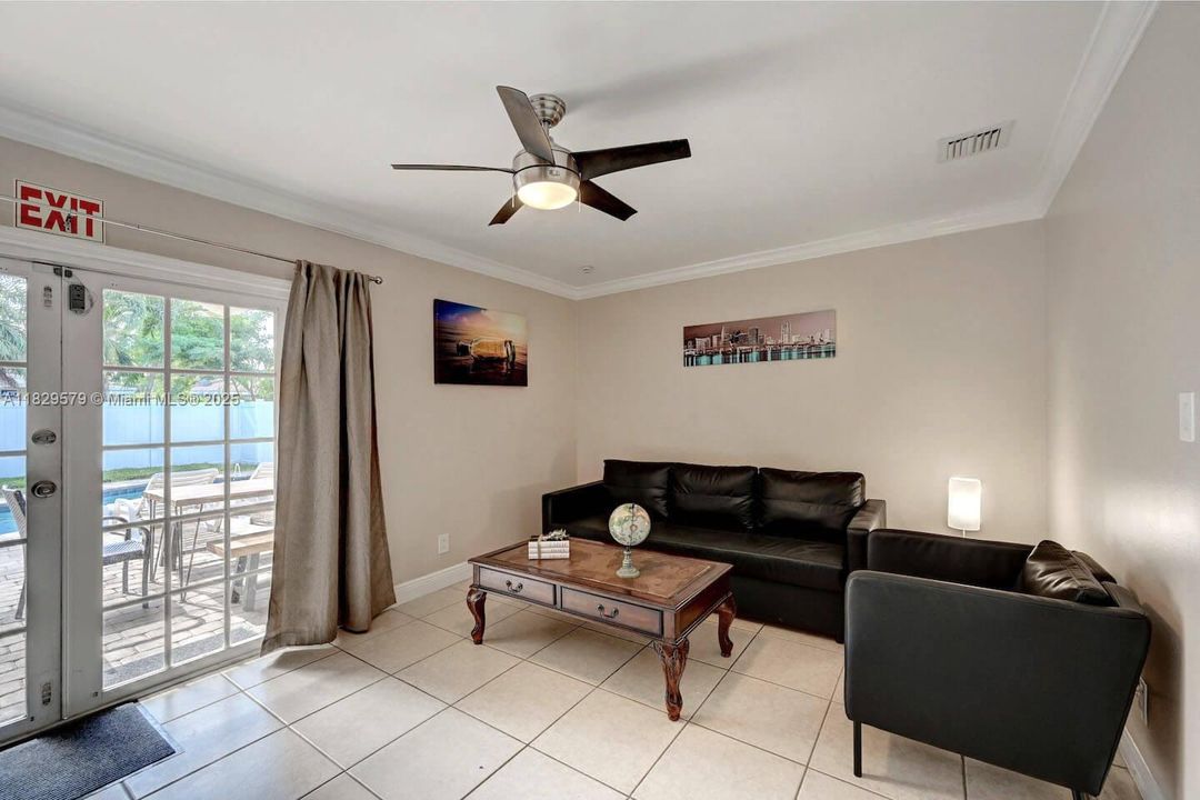 En Renta: $8,500 (5 camas, 3 baños, 1880 Pies cuadrados)