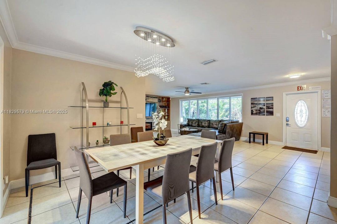 En Renta: $8,500 (5 camas, 3 baños, 1880 Pies cuadrados)