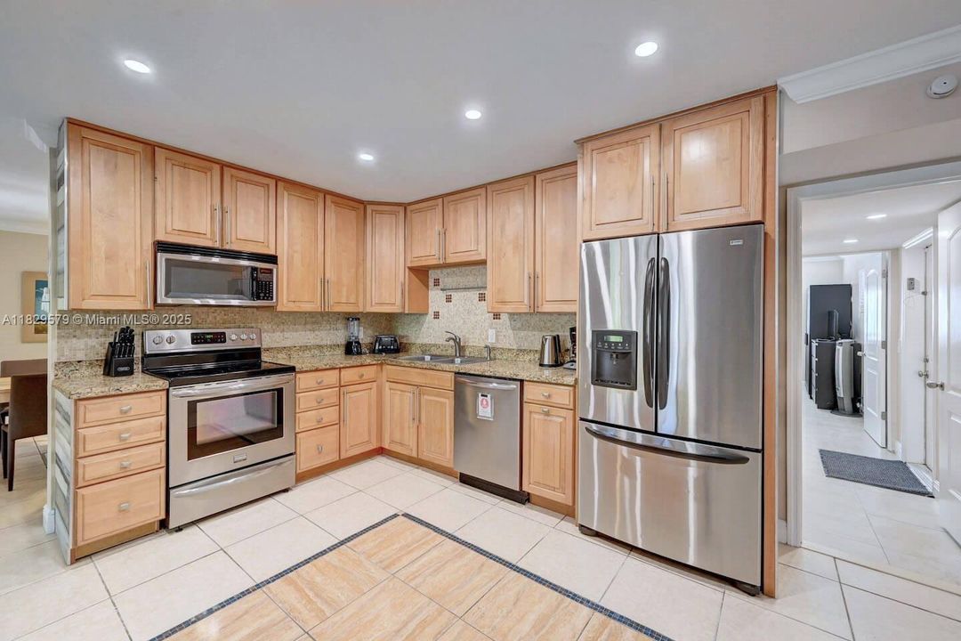 En Renta: $8,500 (5 camas, 3 baños, 1880 Pies cuadrados)