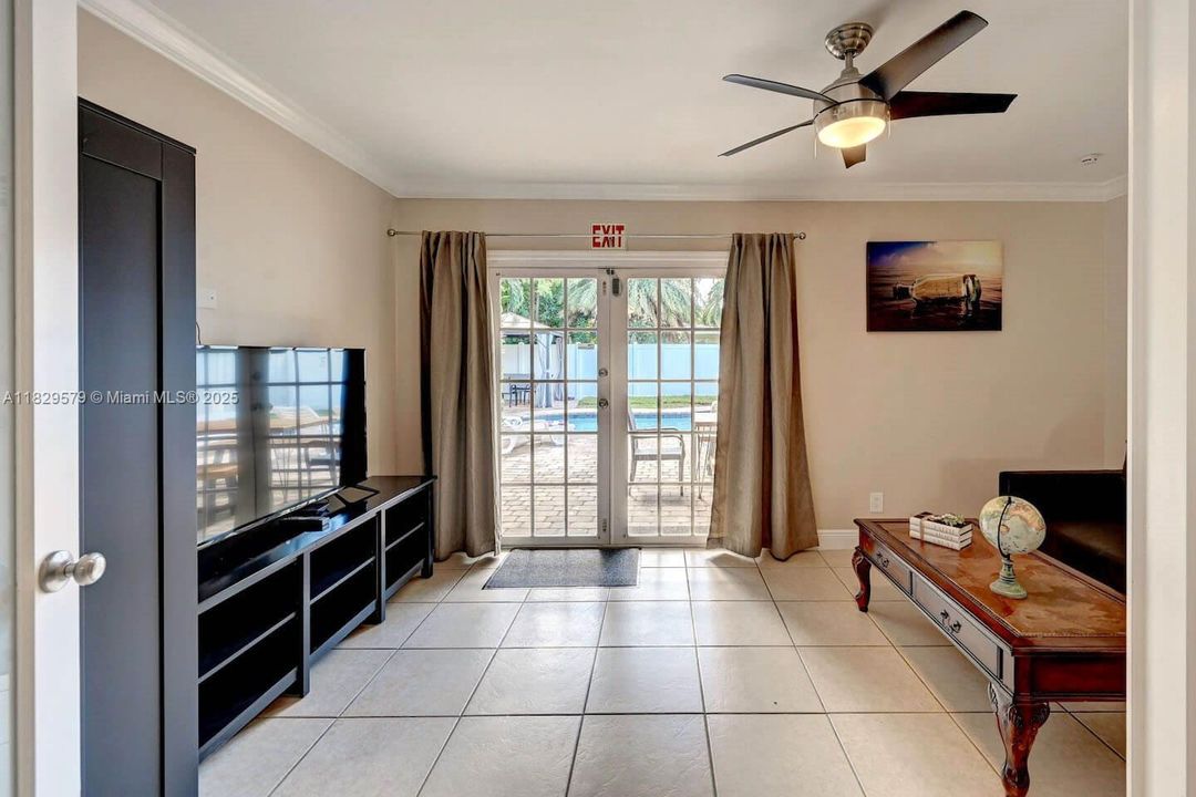 En Renta: $8,500 (5 camas, 3 baños, 1880 Pies cuadrados)