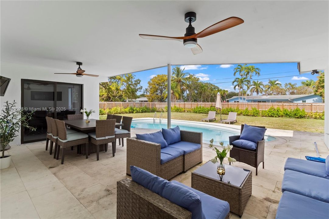 Recently Sold: $925,000 (3 beds, 2 baths, 1802 Square Feet)