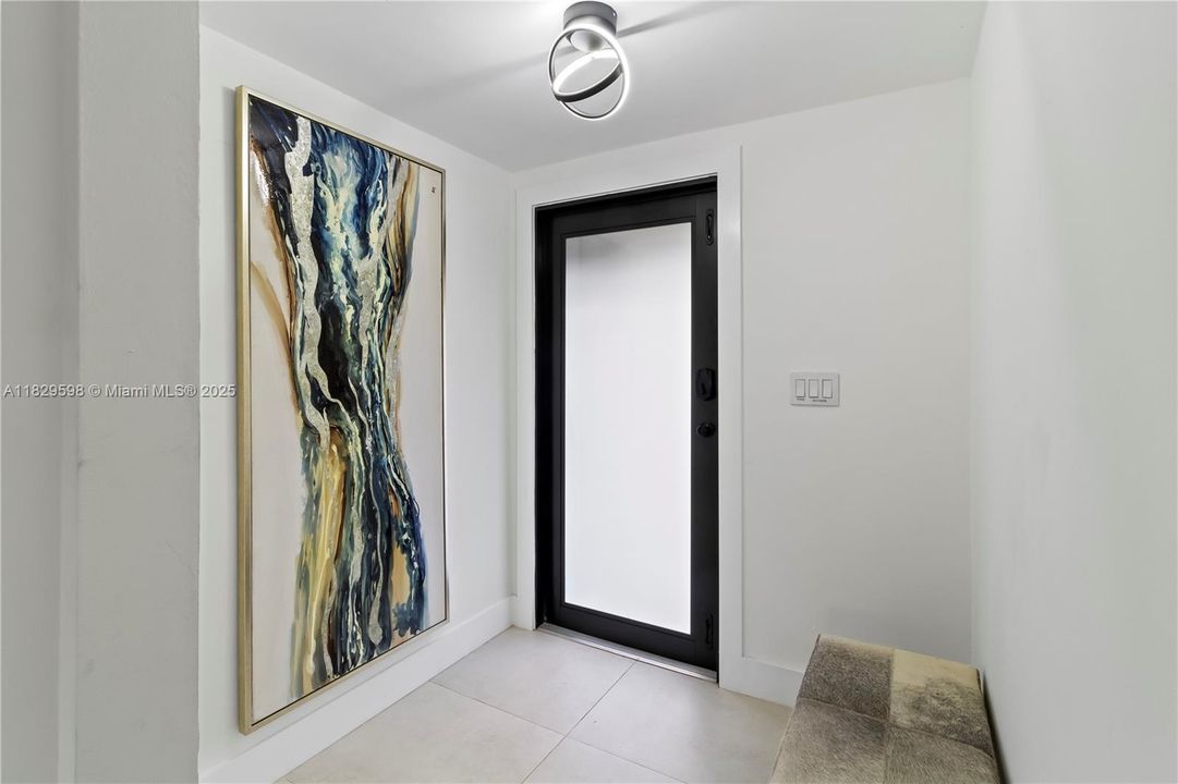 Recently Sold: $925,000 (3 beds, 2 baths, 1802 Square Feet)