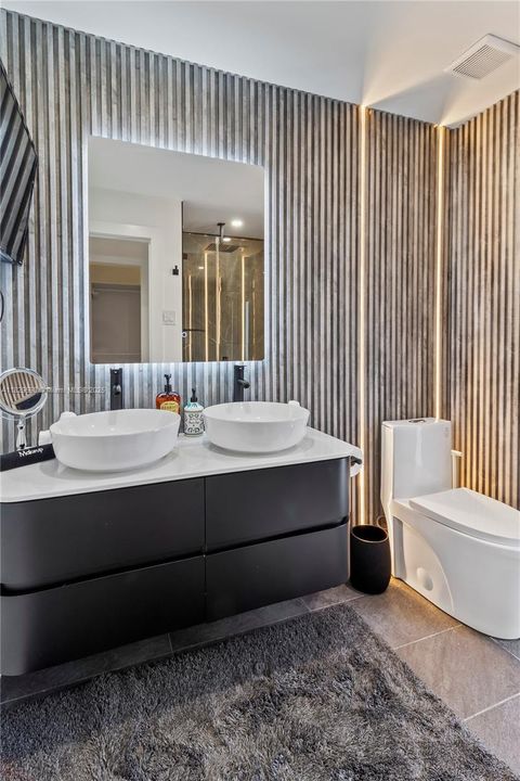 Recently Sold: $925,000 (3 beds, 2 baths, 1802 Square Feet)