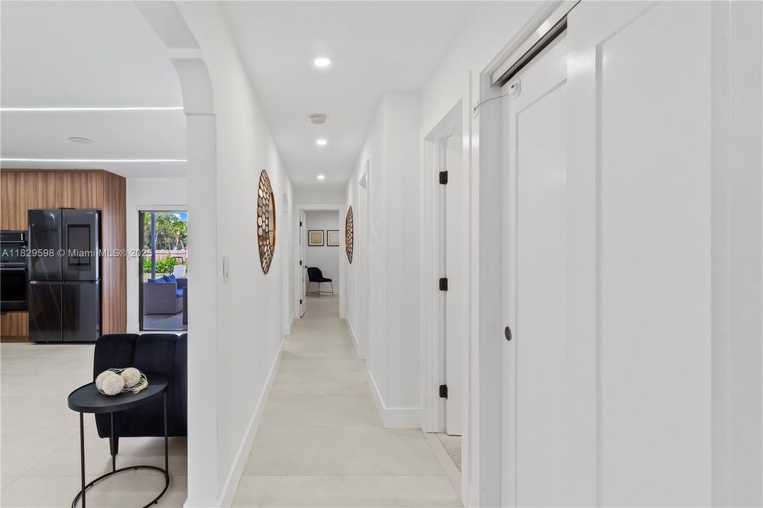 Recently Sold: $925,000 (3 beds, 2 baths, 1802 Square Feet)