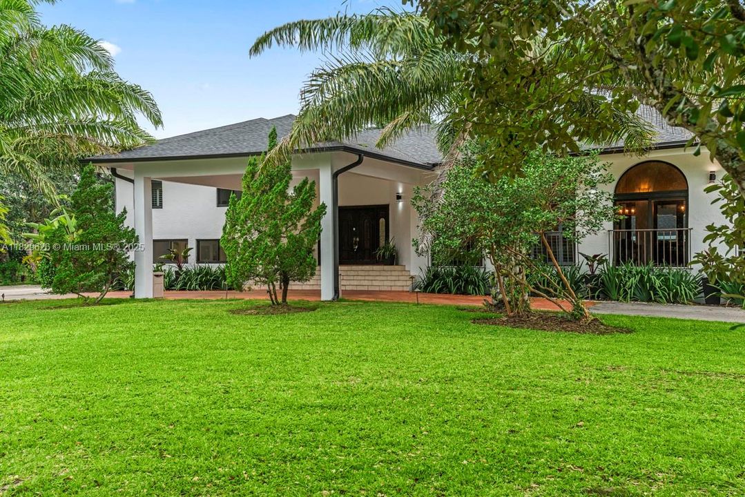 For Rent: $16,500 (5 beds, 6 baths, 3996 Square Feet)