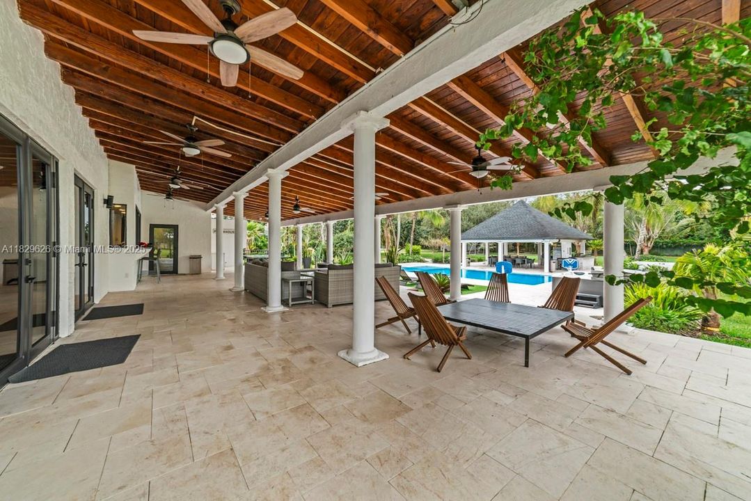 For Rent: $16,500 (5 beds, 6 baths, 3996 Square Feet)