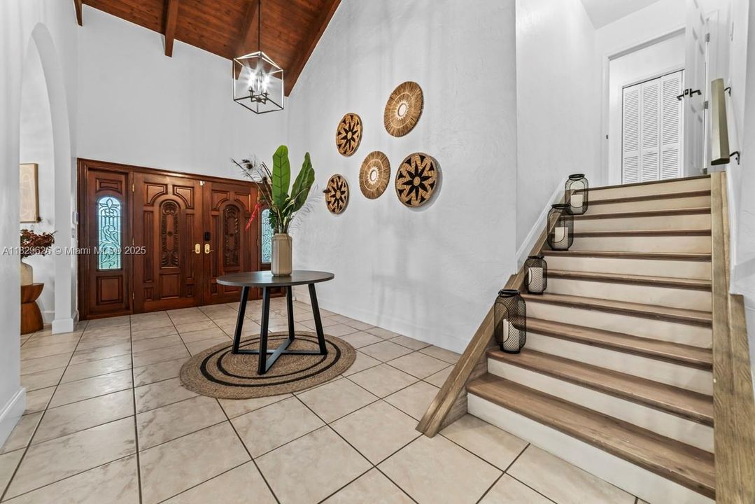 For Rent: $16,500 (5 beds, 6 baths, 3996 Square Feet)