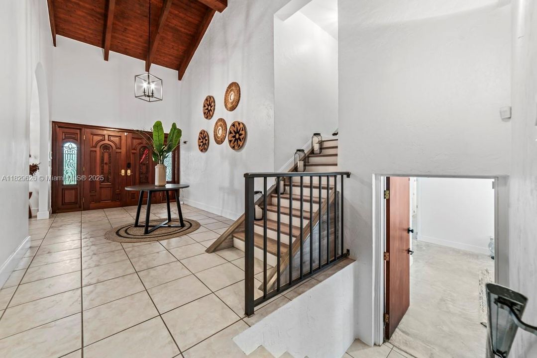 For Rent: $16,500 (5 beds, 6 baths, 3996 Square Feet)