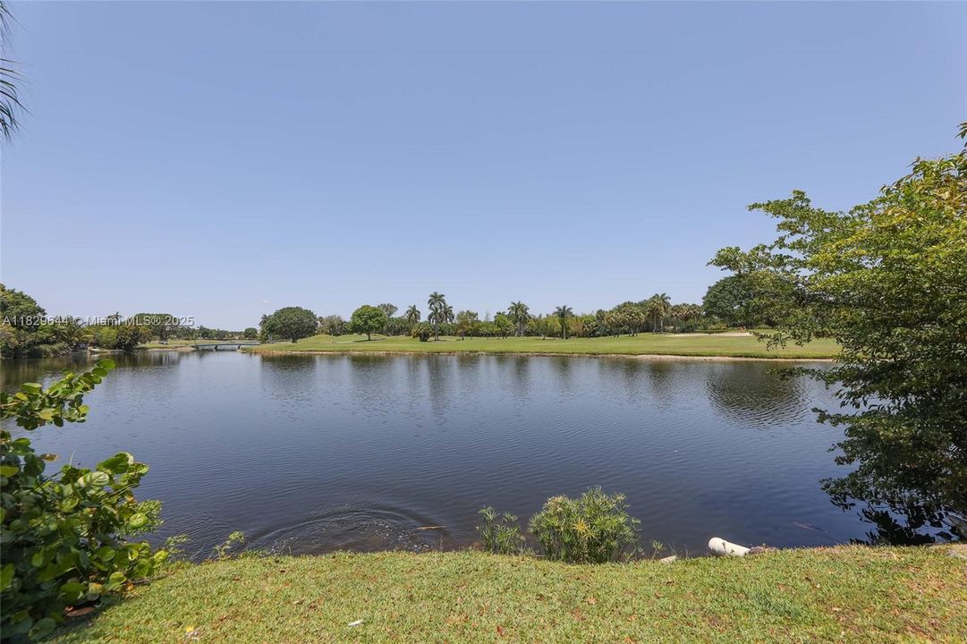 Activo con contrato: $268,000 (2 camas, 2 baños, 1314 Pies cuadrados)