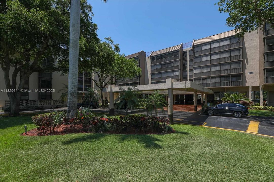 Activo con contrato: $268,000 (2 camas, 2 baños, 1314 Pies cuadrados)