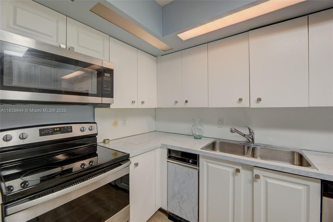 Activo con contrato: $268,000 (2 camas, 2 baños, 1314 Pies cuadrados)