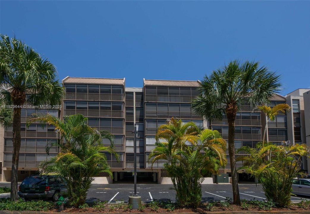 Activo con contrato: $268,000 (2 camas, 2 baños, 1314 Pies cuadrados)